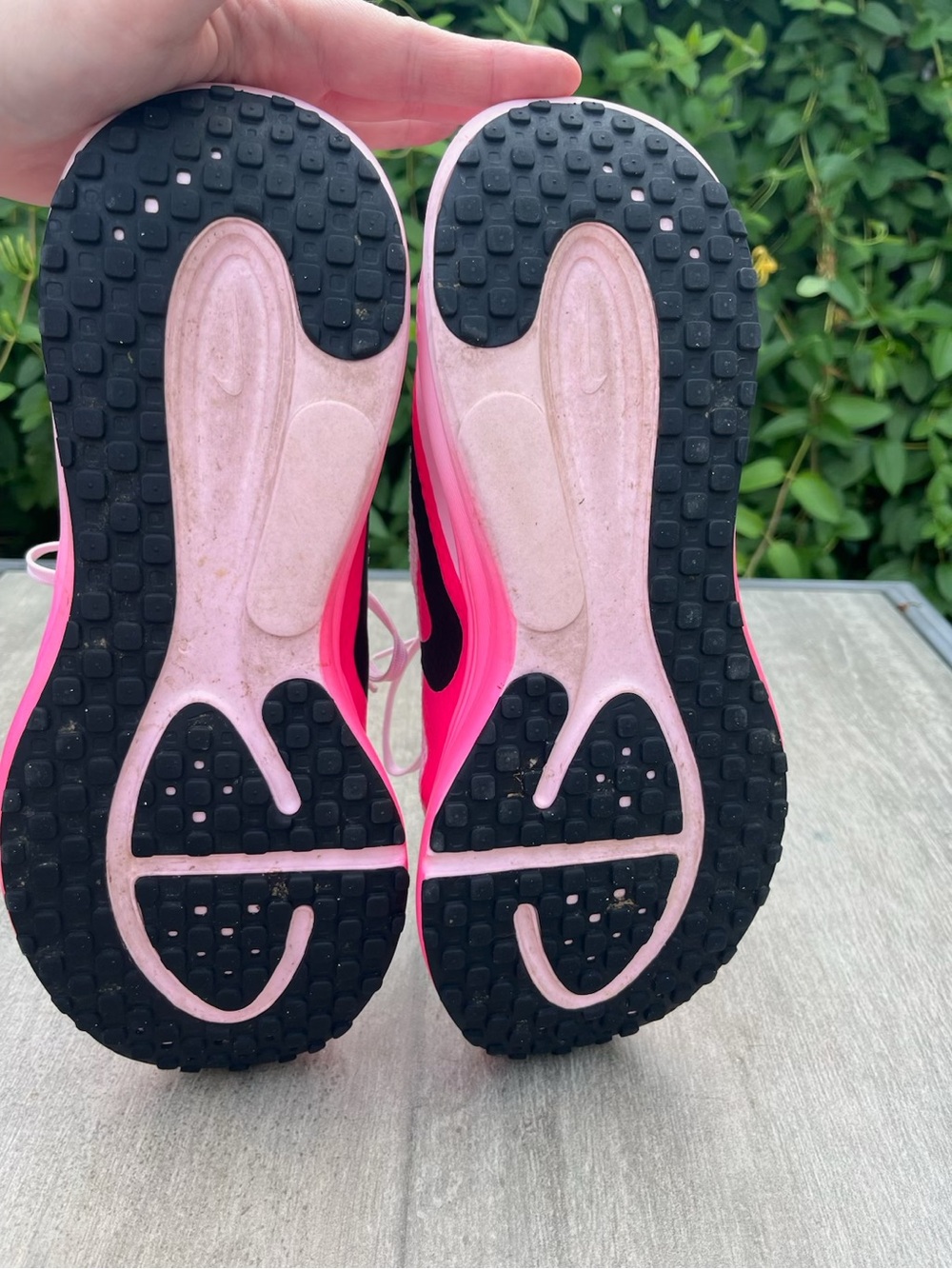 Nike Women’s Pink and Black Running Sneakers - Picture 4 of 10